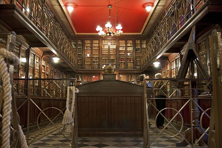 BIBLIOTECA ARÚS