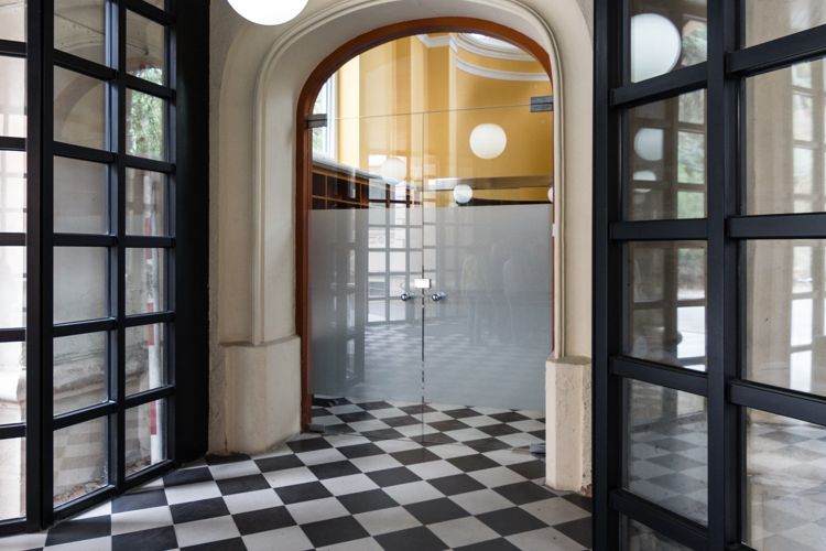 REFUGIO LLUIS COMPANYS – CASA GALLART – PARC DE LES HEURES