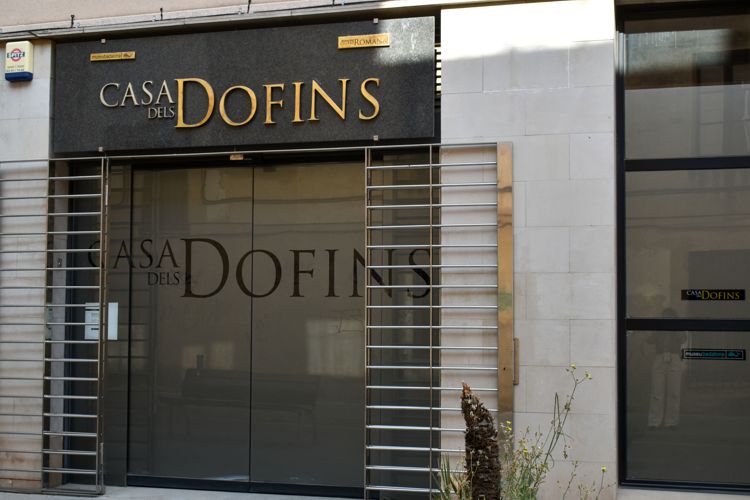 LA CASA DE L’HEURA I LA CASA DELS DOFINS