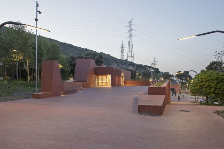 CASAL DE BARRI DE TRINITAT NOVA – SOMLAPERA