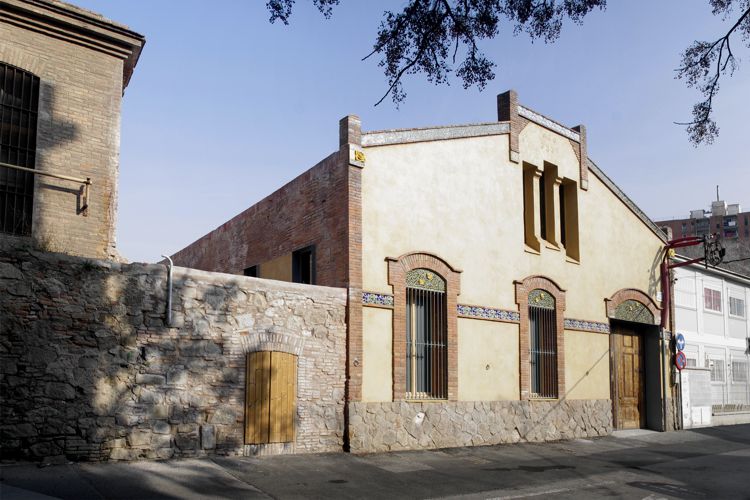 RECINTE FABRA I COATS – CAN FONTANET (CENTRE D’INTERPRETACIÓ DELS TRES TOMBS)