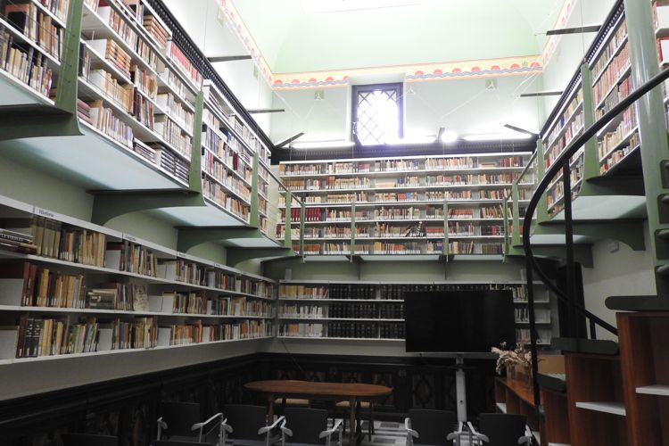 BIBLIOTECA SANTIAGO RUSIÑOL (CASA MIQUEL UTRILLO)