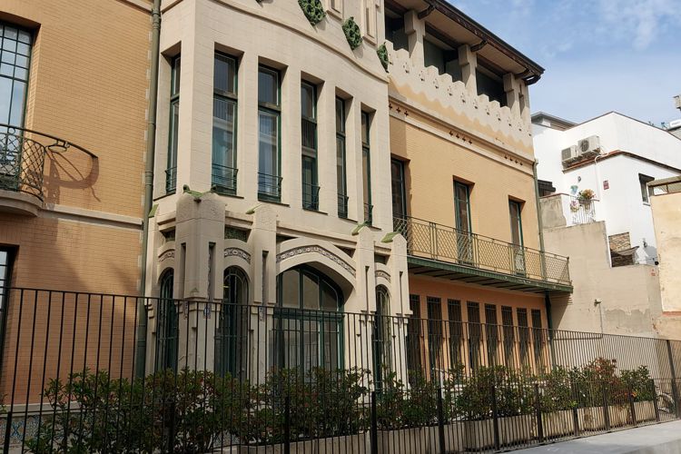 CA L’AMIGÓ I NOU JARDÍ