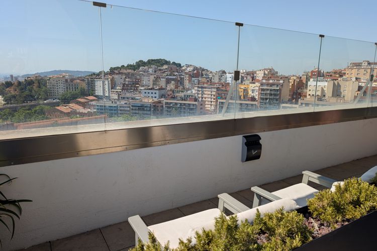 GALERÍAS Y TERRAZA DEL PARC SANITARI PERE VIRGILI