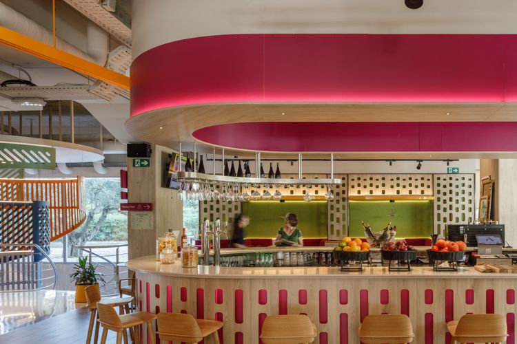 HOTEL IBIS