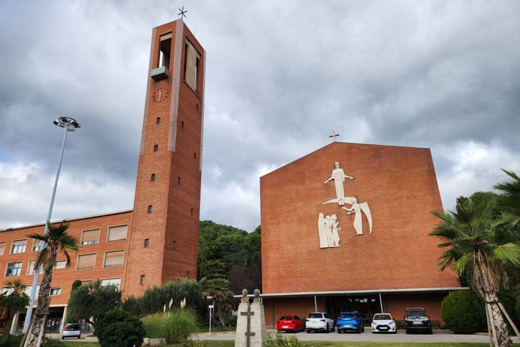 IGLESIA DE LES LLARS MUNDET