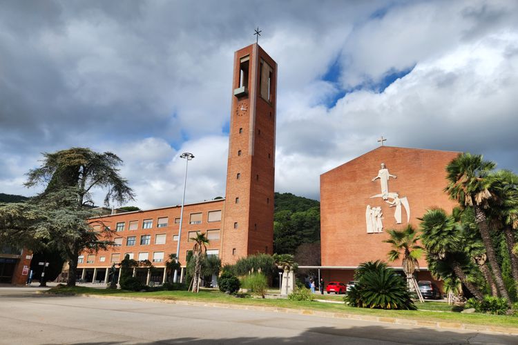 IGLESIA DE LES LLARS MUNDET