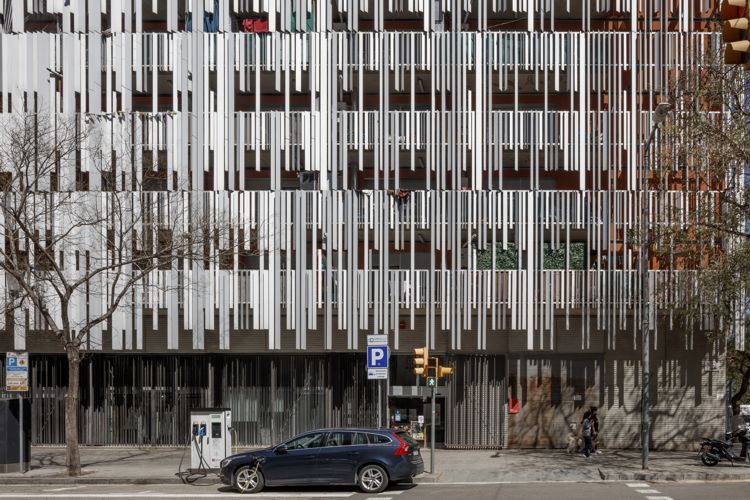 ESTUDI ASSOCIACIÓ MITJANS COMUNICACIÓ LOCALS