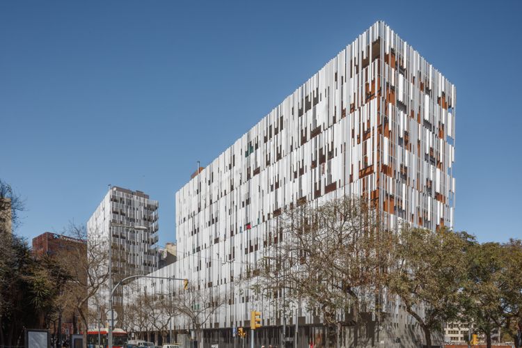 ESTUDI ASSOCIACIÓ MITJANS COMUNICACIÓ LOCALS