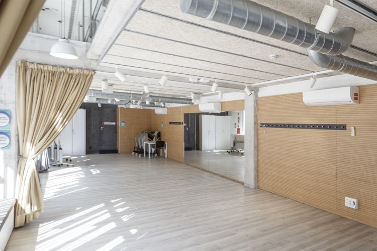 ESTUDI ASSOCIACIÓ MITJANS COMUNICACIÓ LOCALS