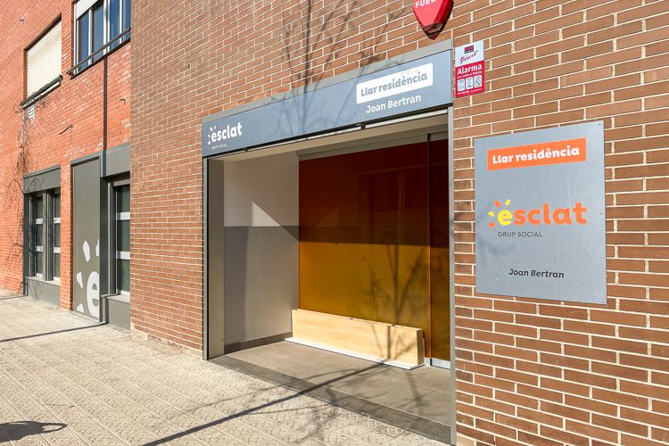 RESIDÈNCIA I CENTRE DE DIA ESCLAT