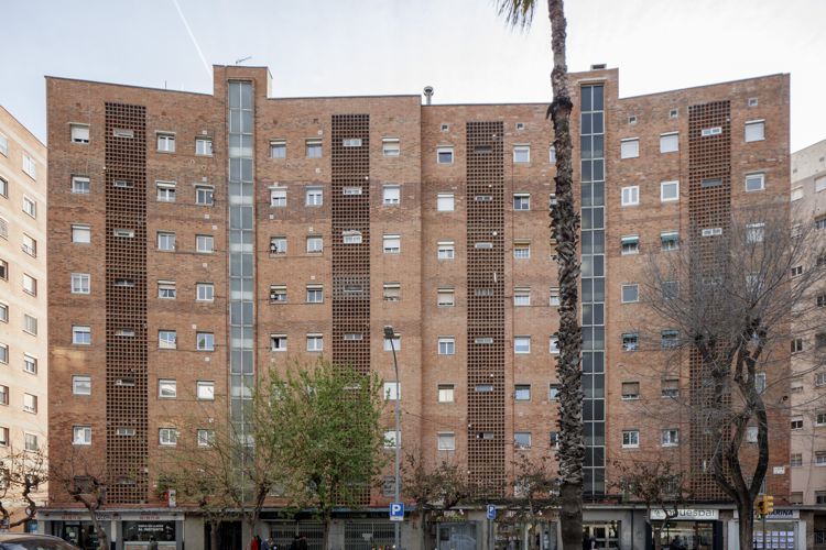 CONJUNT D’HABITATGES PER ALS TREBALLADORS DE LA SEAT