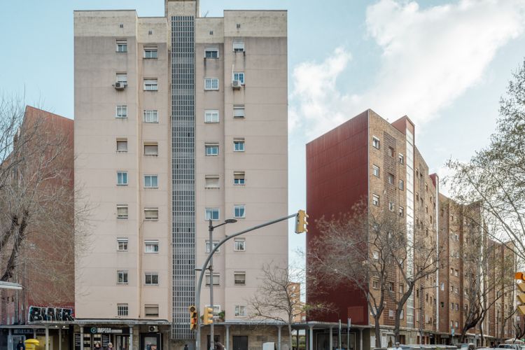 CONJUNT D’HABITATGES PER ALS TREBALLADORS DE LA SEAT