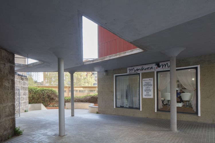 CONJUNT D’HABITATGES PER ALS TREBALLADORS DE LA SEAT